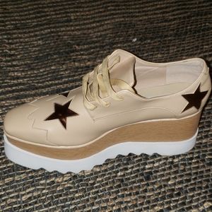 Jessica Buurman, Stella McCartney style platforms